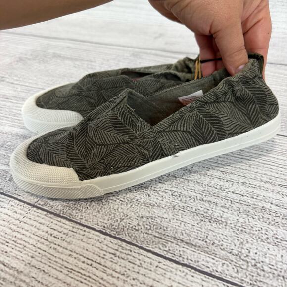 Roxy Women's Olive Leaf Printed Slip On Shoes Size 9 - Picture 6 of 12